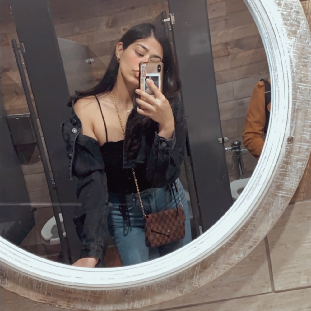 Meet your Posher, Crisol